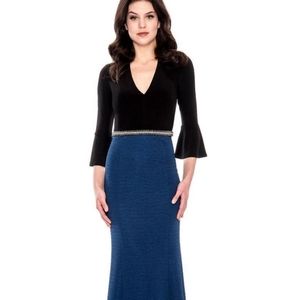 Decode 1.8 V Neck Quarter length gown (0)